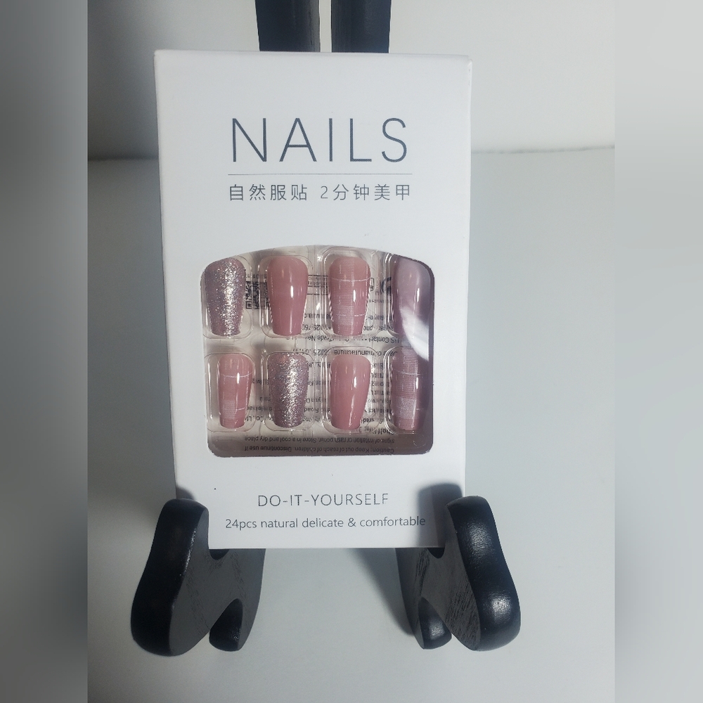 New 24 Piece Pink Glitter Plaid Nails Do-It-Yourself Press Ons Medium